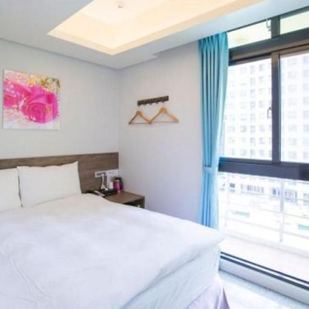 九九商旅 Otel Taichung Dış mekan fotoğraf