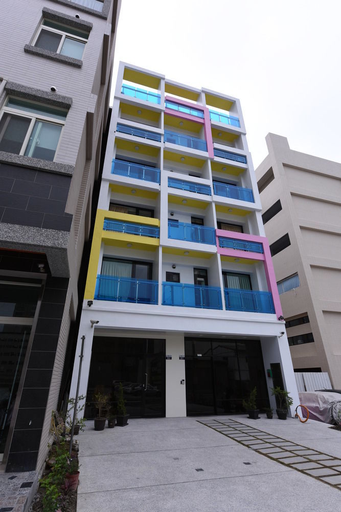 九九商旅 Otel Taichung Dış mekan fotoğraf